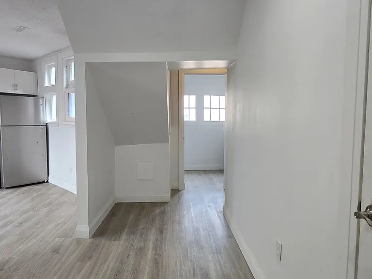 252 James St S #301 — Photo 6