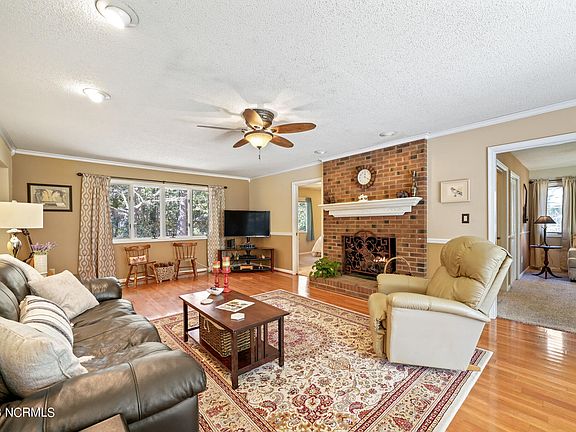 2nd image of 180 Westchester Cir