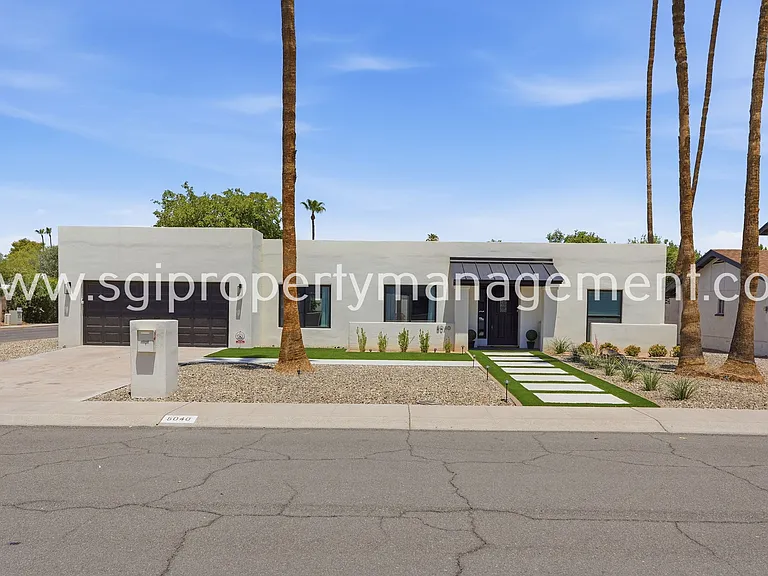 5040 E Columbine Dr — Photo 2