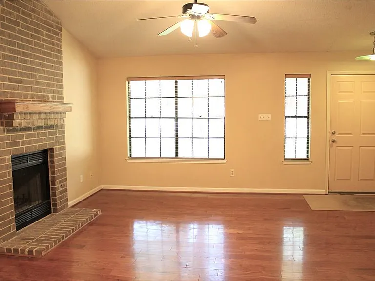 7422 Dallas Dr — Photo 5