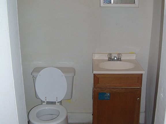 4th image of 2112 Dinwiddie Ave