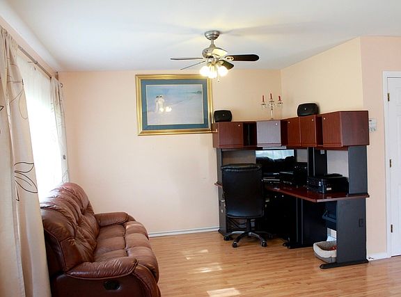 4th image of 10547 S 81st Ct
