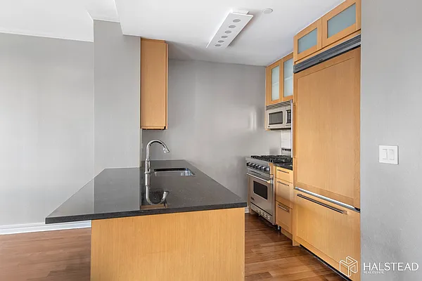 Sold by Halstead Real Estate | media 16