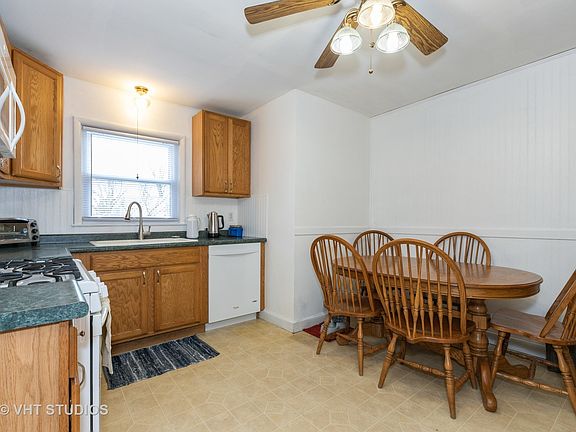 5th image of 702 S Water St