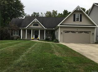 17 Woodshire S, Getzville, NY 14068