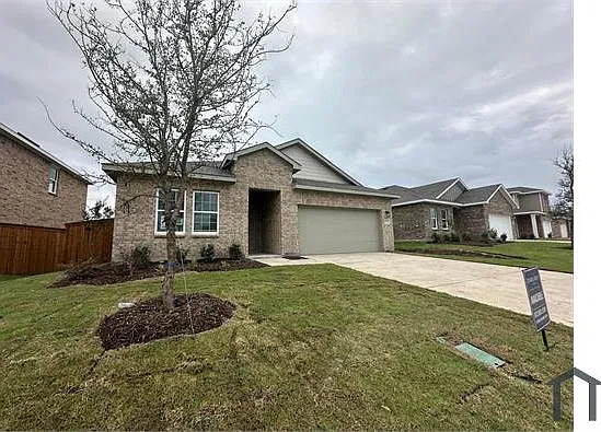 5 bed, 2223 sqft, $4,000 — Photo 4