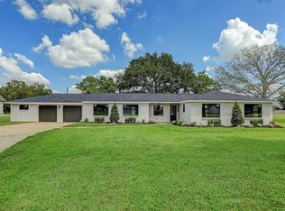 205 Prairie Wilde St, Friendswood, TX 77546