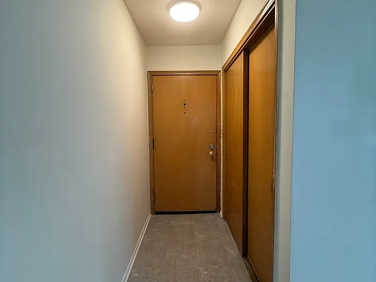 Highland Towers Apartments — Photo 10