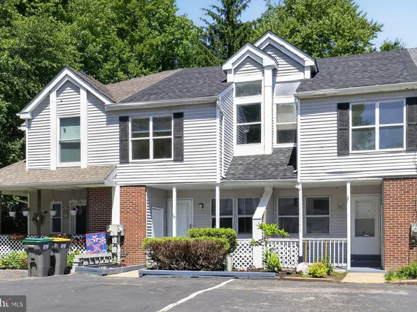 10 Brian Ct, New Castle, DE 19720