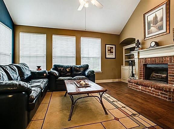 5th image of 4808 Wisteria Dr