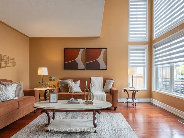 104 Sunny Meadow Blvd, Brampton, ON L6R 1X5