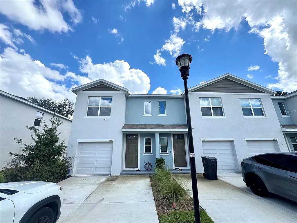 3 bed, 2.5 bath, 1488 sqft, $2,395 — Photo 1