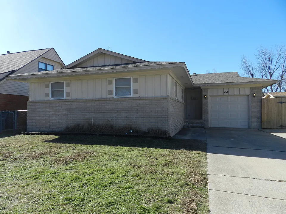 306 NW 62nd St