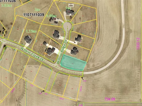 114 N Deer Creek Dr, Effingham, IL 62401