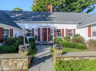 125 Grove St, Wellesley, MA 02482