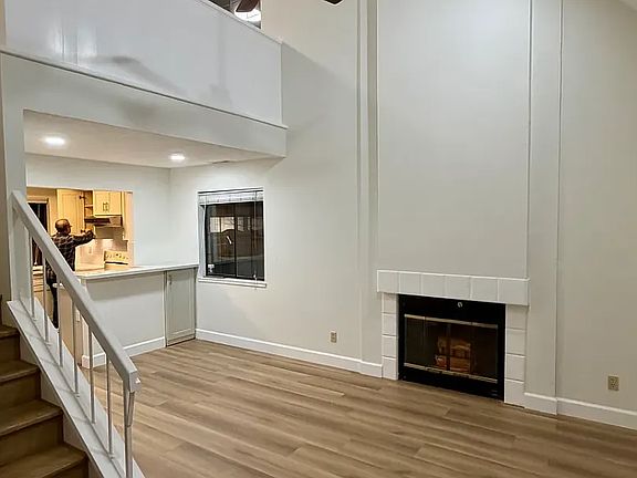 4th image of 1009 Chula Vista Ter