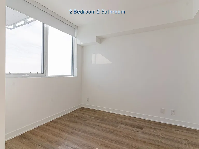 5249 Dundas St W — Photo 36