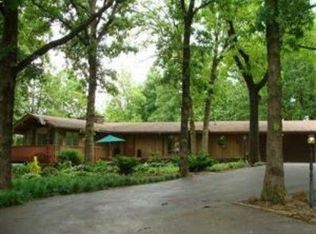 5746 S Southwood Rd, Springfield, MO 65804