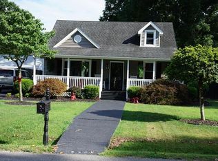 2931 W Strathmore Rd, North Chesterfield, VA 23237