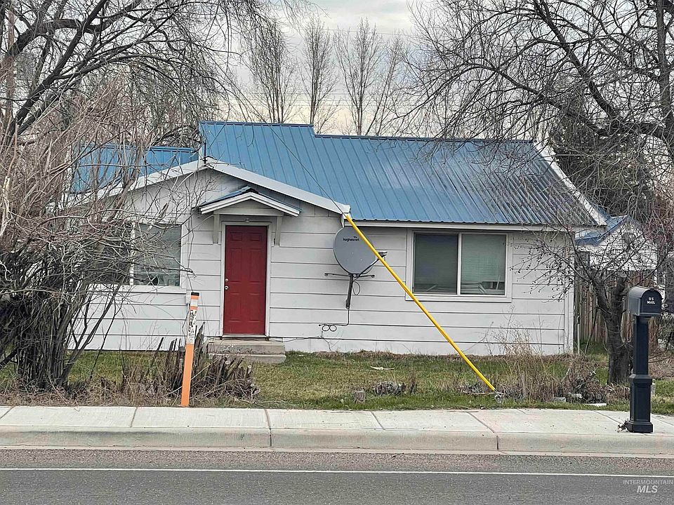 1st image of 912 W Main St