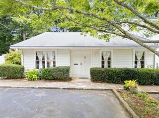 1453 Hampton Glen Ct, Decatur, GA 30033