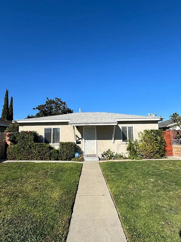 2 bed, 1.0 bath, 1200 sqft, $3,440 — Photo 1