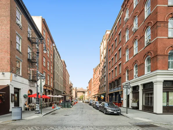 211 Front Street image 17 of 22