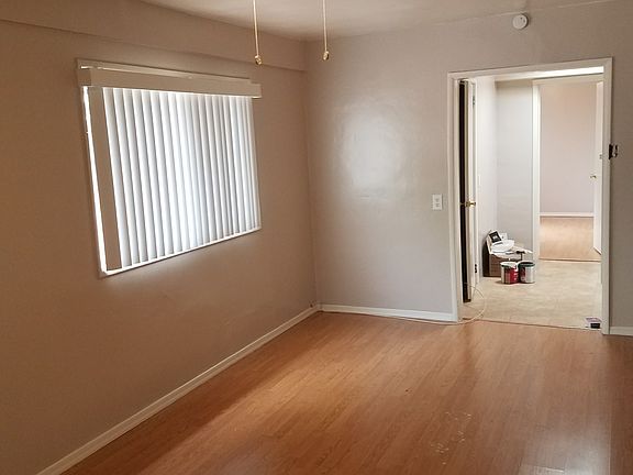 4th image of 3051 N Los Altos Ave