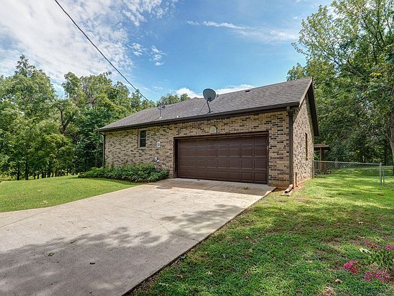 3rd image of 7431 N Farm Road 91