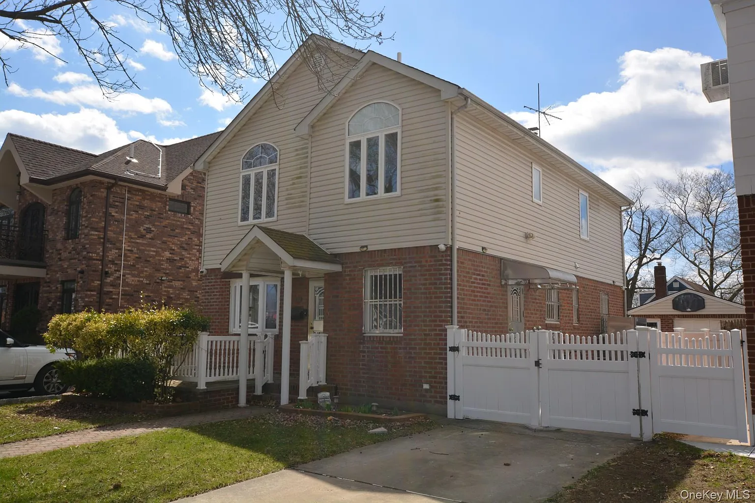 81-32 252nd Street photo 1