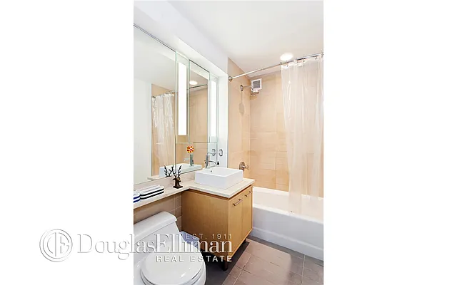Sold by Douglas Elliman | media 21