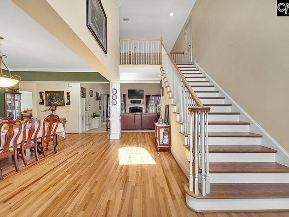 3rd image of 111 Brookhaven Cir