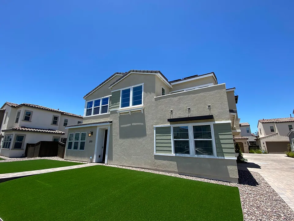 1295 Camino Avalon