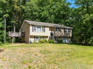 15 Winchester Dr, Merrimack, NH 03054