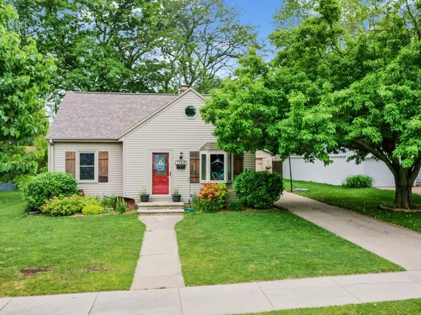 1249 7th St, Green Bay, WI 54304