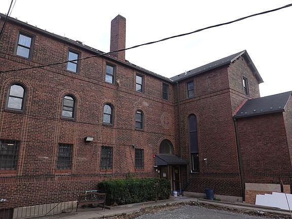 3rd image of 16 Holland Ave Unit 105