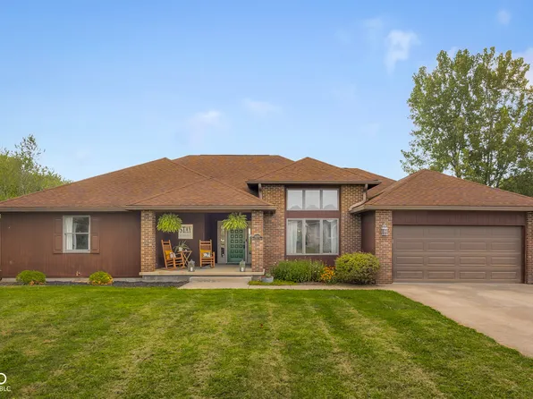12730 N River Grove Dr, Columbus, IN 47203