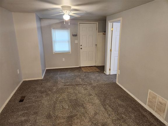 3rd image of 2514 Wallis Ave