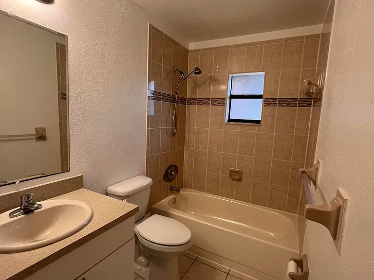 1675 Jack Oates Blvd #5 — Photo 7