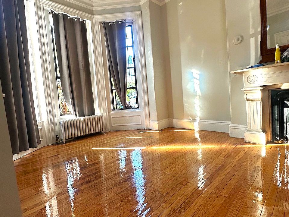 BALLROOM STUDIO
