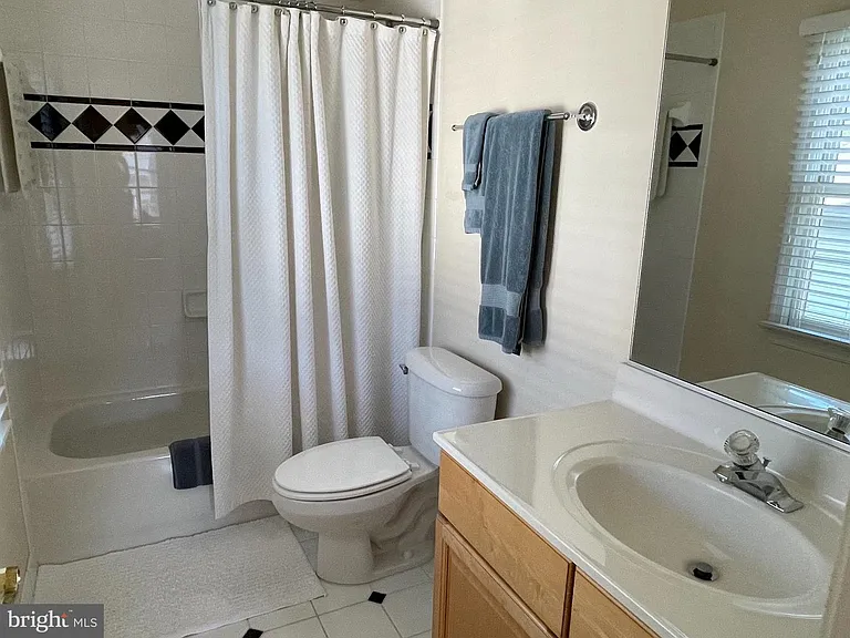 6915 Bonheim Ct — Photo 30