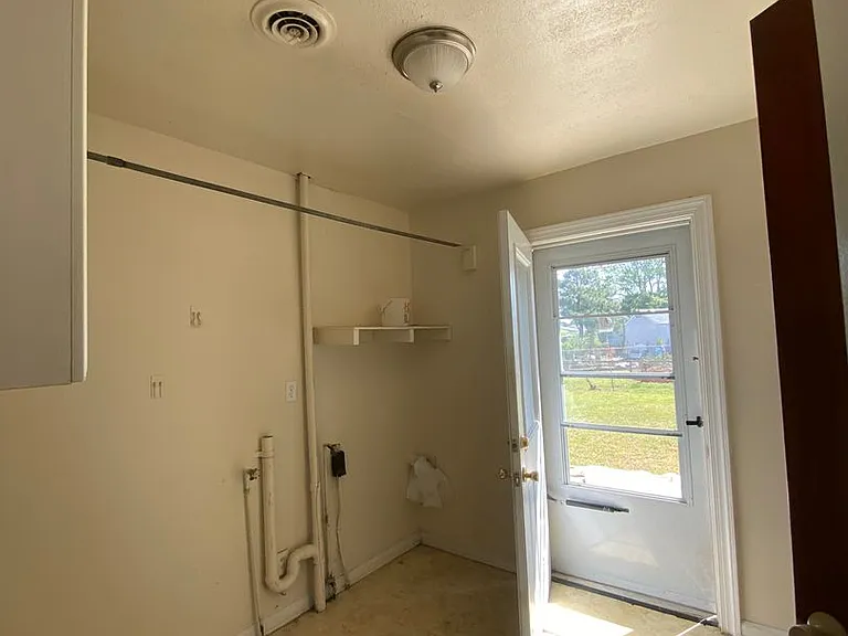 1636 King William Rd — Photo 10
