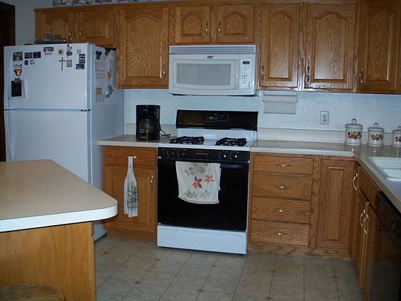 3rd image of 2631 Northwood Ave