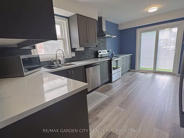 43 Westland St — Photo 3