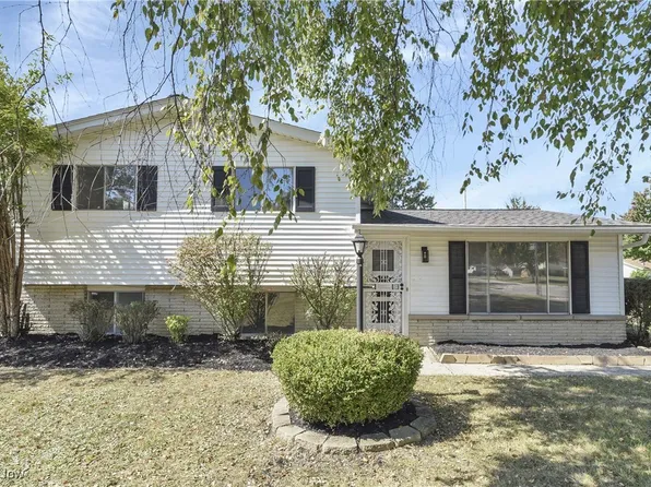 5876 Marra Dr, Bedford Heights, OH 44146