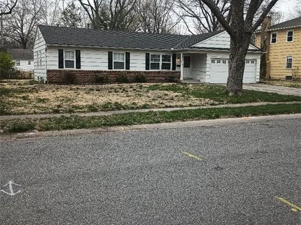 10316 Beverly Dr, Overland Park, KS 66207