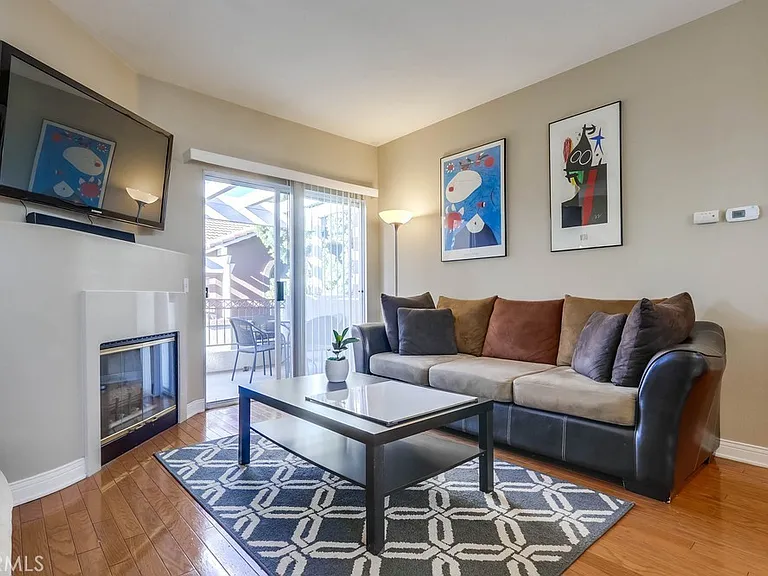 54 Santa Barbara Ct — Photo 8