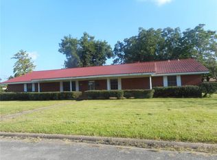 500 W 5th St, Clarksville, TX 75426