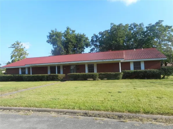 500 W 5th St, Clarksville, TX 75426