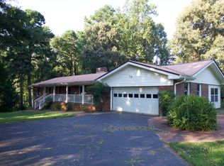 9015 Martin Ter, Gainesville, GA 30506